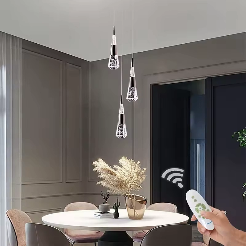 NEVÉA – lampa wisząca LED inspirowana lodowym deszczem meteorytów Światło, które